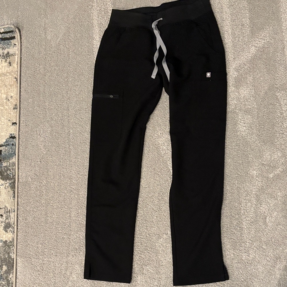 Figs women’s scrubs black with gray XS petite